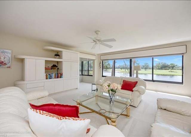 Property at 622 Wildwood Ln, Naples, FL 34105, 2 beds, 2 baths