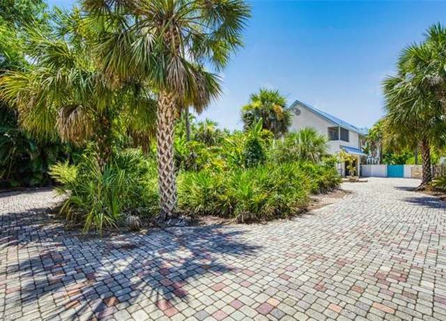 Property at 2727 66th St SW, Naples, FL 34105, 5 beds, 3.5 baths