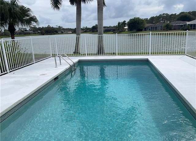 Property at 592 Crossfield Cir, Naples, FL 34104, 3 beds, 2 baths
