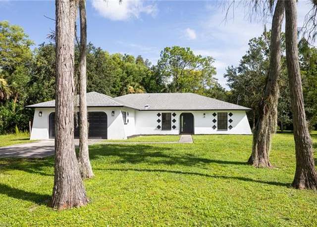 Property at 5671 Green Blvd, Naples, FL 34116, 3 beds, 2 baths