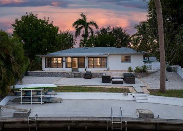 Property at 3461 Lakeview Dr, Naples, FL 34112, 3 beds, 2 baths