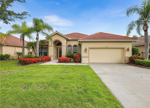 Property at 7914 Founders Cir, Naples, FL 34104, 3 beds, 3.5 baths