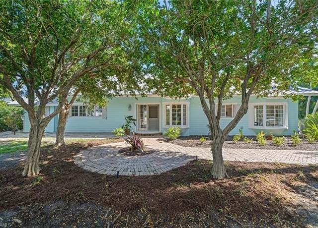 Property at 2171 South Winds Dr, Naples, FL 34102, 3 beds, 2 baths