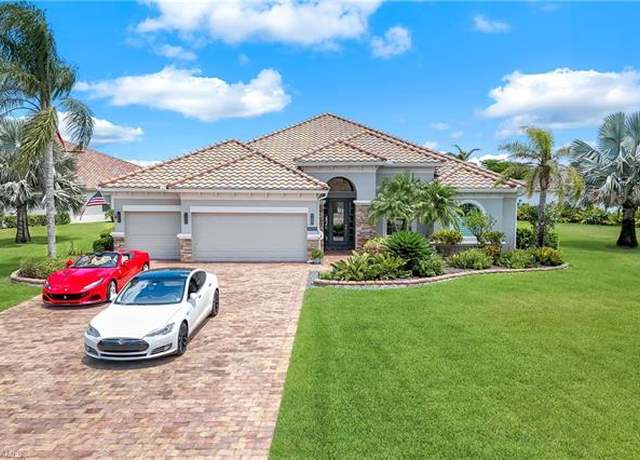 Property at 9052 Graphite Cir, Naples, FL 34120, 4 beds, 3 baths