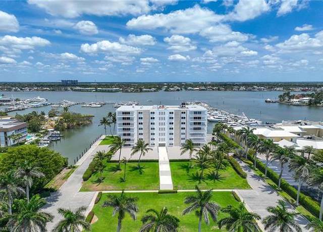 Property at 1325 7th St S Unit 2B, Naples, FL 34102, 3 beds, 2 baths