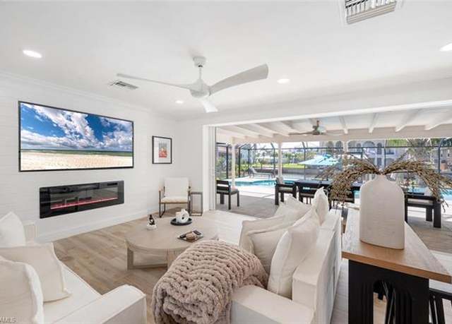 Property at 418 Germain Ave, Naples, FL 34108, 3 beds, 2 baths