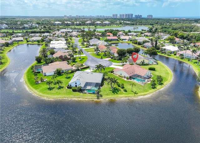 Property at 28801 Regis Ct, Bonita Springs, FL 34134, 3 beds, 2.5 baths