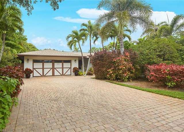 Property at 695 7th Ave N, Naples, FL 34102, 3 beds, 3 baths