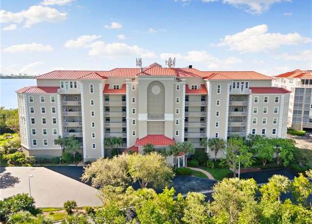 Property at 269 Vintage Bay Dr Unit C-13, Marco Island, FL 34145, 3 beds, 2.5 baths