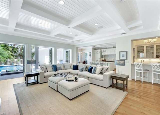 Property at 455 13th Ave S, Naples, FL 34102, 4 beds, 5 baths