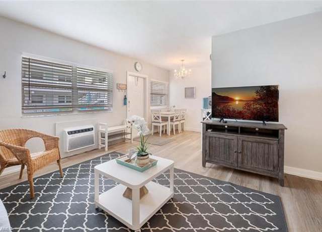Property at 532 4th Ave S #2, Naples, FL 34102, 1 bed, 1 bath