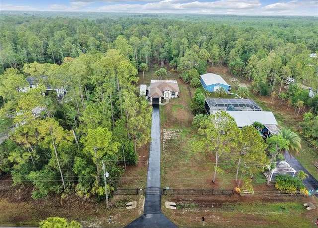 Property at 145 33rd Ave NE, Naples, FL 34120, 3 beds, 2.5 baths