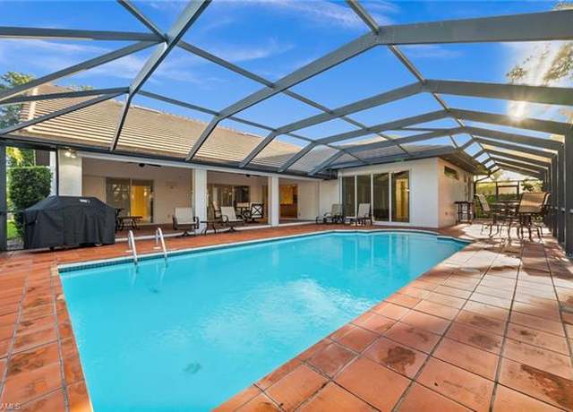 Property at 544 Roma Ct, Naples, FL 34110, 4 beds, 3 baths