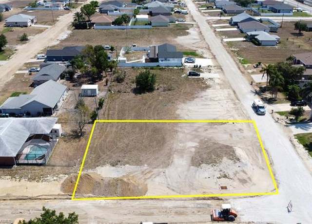 Property at 1229 NE 4th Pl, Cape Coral, FL 33909