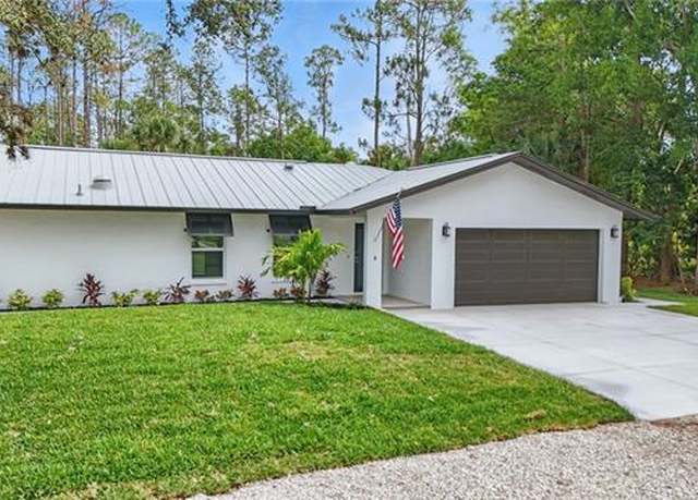 Property at 5111 Palmetto Woods Dr, Naples, FL 34119, 3 beds, 2 baths