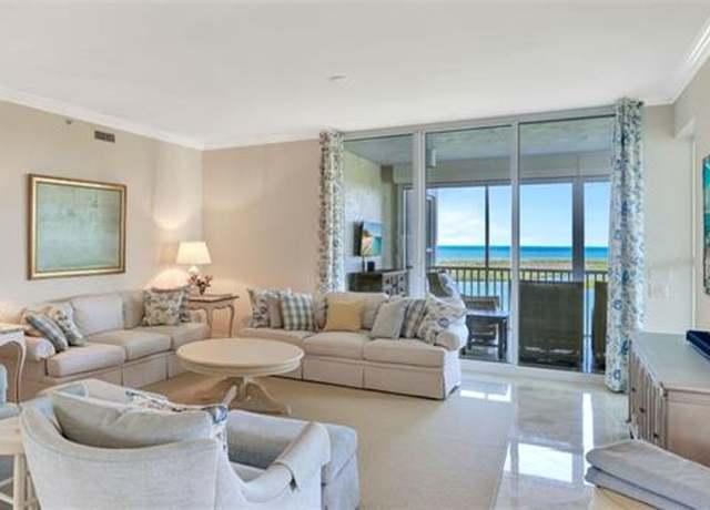 Property at 285 Grande Way #1605, Naples, FL 34110, 3 beds, 3.5 baths