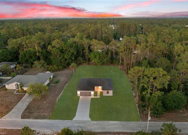 Property at 818 Canton Ave, Lehigh Acres, FL 33972, 4 beds, 3 baths