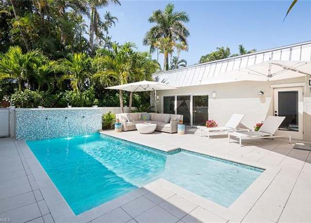 Property at 4830 West Blvd, Naples, FL 34103, 3 beds, 3 baths