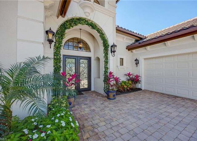Property at 8862 Shenendoah Cir, Naples, FL 34113, 4 beds, 3.5 baths