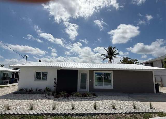 Property at 2823 Janet St, Matlacha, FL 33993, 3 beds, 3 baths