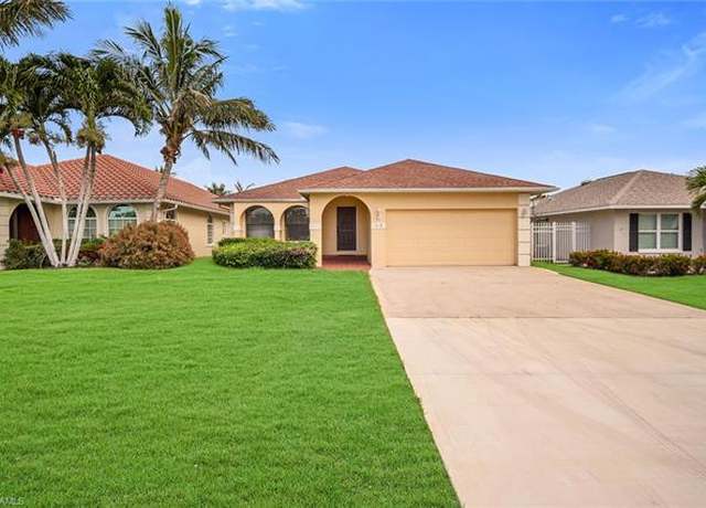 Property at 519 99th Ave N, Naples, FL 34108, 3 beds, 2 baths
