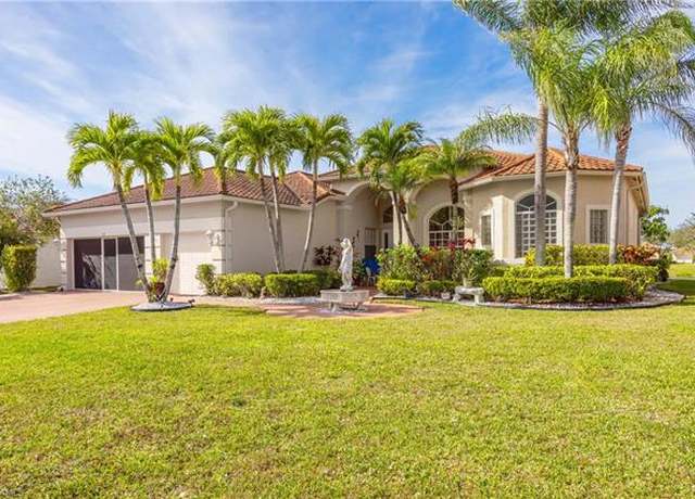 Property at 710 Grand Rapids Blvd, Naples, FL 34120, 4 beds, 3 baths