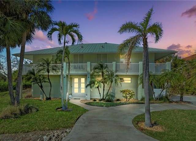 Property at 940 Sand Dune Dr, Marco Island, FL 34145, 3 beds, 3 baths