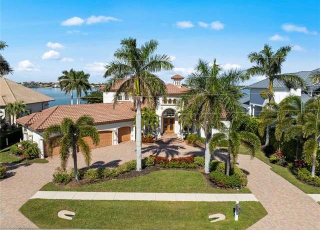 Property at 798 S Barfield Dr, Marco Island, FL 34145, 4 beds, 4.5 baths