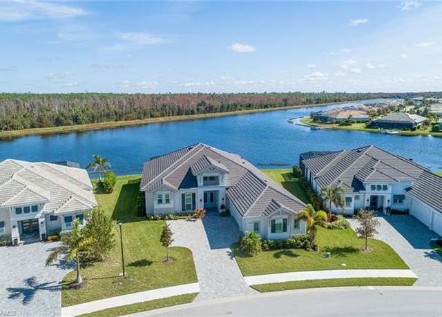 Property at 14362 Laguna Springs Ln, Naples, FL 34114, 4 beds, 4.5 baths