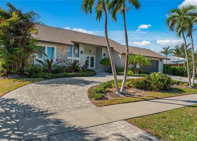 Property at 272 N Barfield Dr, Marco Island, FL 34145, 4 beds, 3.5 baths