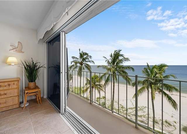 Property at 2011 Gulf Shore Blvd N #44, Naples, FL 34102, 2 beds, 2 baths