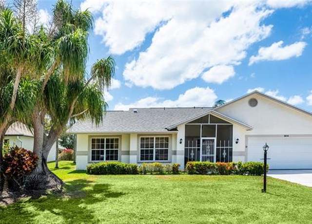 Property at 814 Charlemagne Blvd, Naples, FL 34112, 3 beds, 2 baths