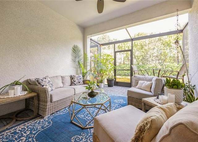 Property at 13057 Pembroke Dr, Naples, FL 34105, 3 beds, 2.5 baths