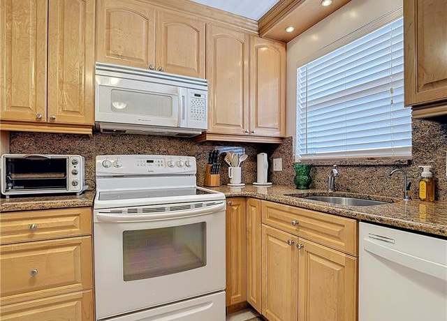 Property at 170 Turtle Lake Ct #211, Naples, FL 34105, 2 beds, 2 baths