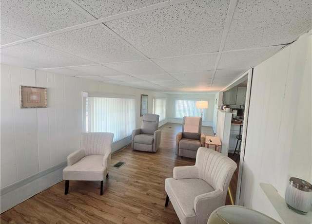 Property at 99 Moorhead Mnr #99, Naples, FL 34112, 2 beds, 1 bath