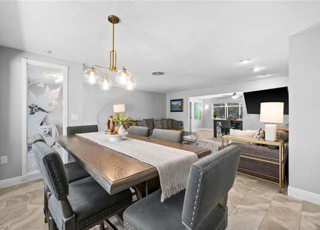 Property at 169 Briarcliff Ln, Naples, FL 34113, 4 beds, 2 baths