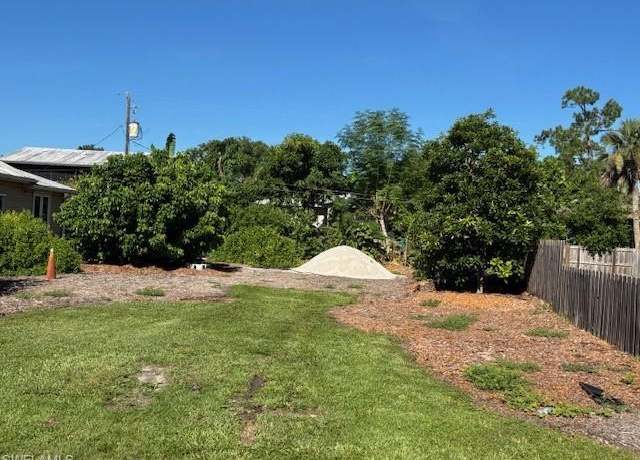 Property at 4604 Acadia Ln, Naples, FL 34112