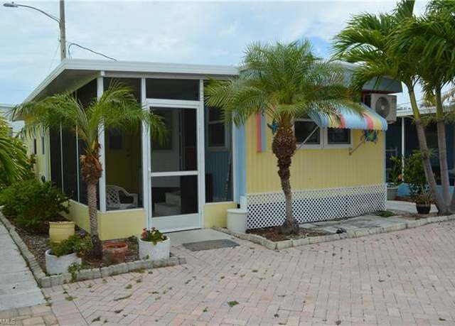 Property at 414 Papaya St Unit C, Goodland, FL 34140, 2 beds, 1 bath