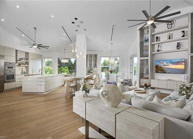 Property at 231 Colonade Cir, Naples, FL 34103, 3 beds, 2.5 baths