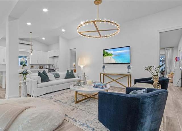 Property at 725 2nd St S Unit 4/5, Naples, FL 34102, 3 beds, 3 baths