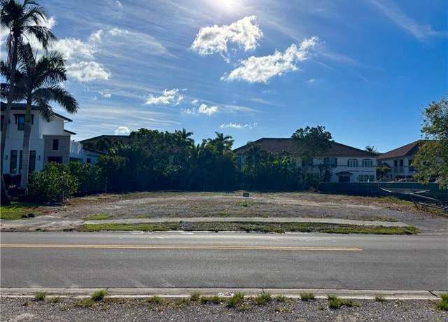 Property at 3898 Crayton Rd, Naples, FL 34103