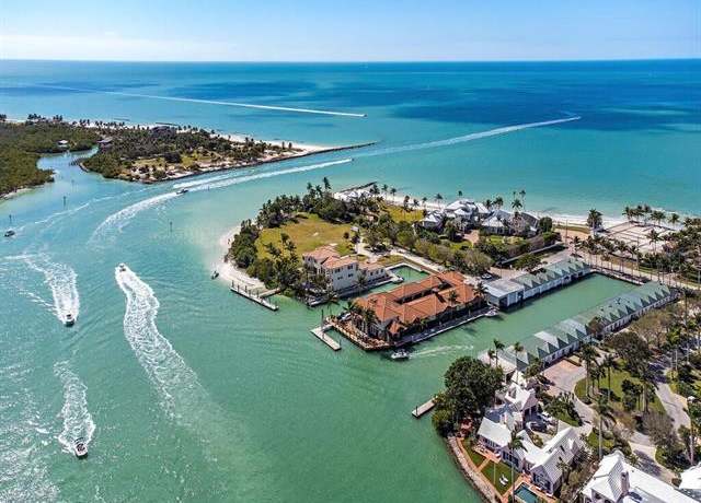Property at 61 Cove Ln, Naples, FL 34102