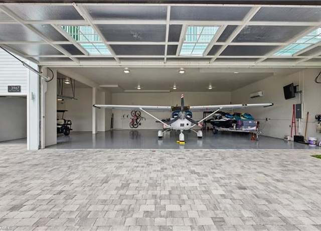 Property at 3967 Skyway Dr #14, Naples, FL 34112, 3 beds, 2.5 baths