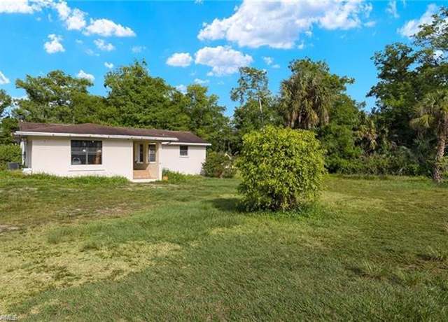 Property at 441 6th St SE, Naples, FL 34117, 2 beds, 1 bath