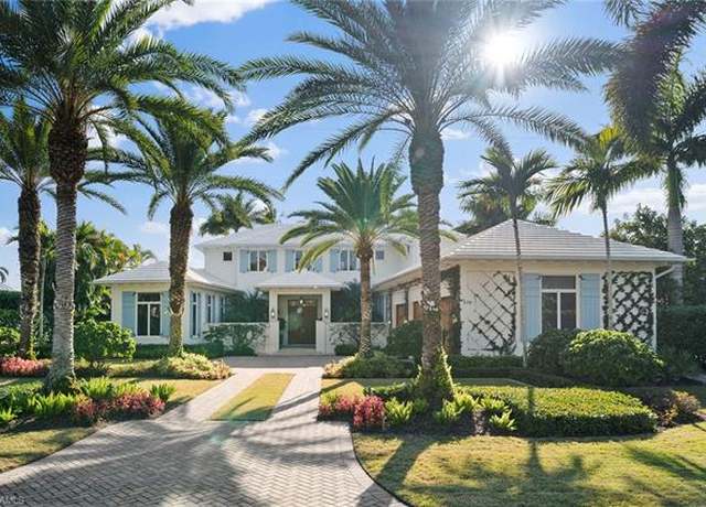 Property at 575 Palm Cir E, Naples, FL 34102, 5 beds, 5.5 baths
