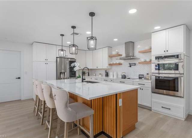 Property at 9870 White Sands Pl, Bonita Springs, FL 34135, 4 beds, 3 baths