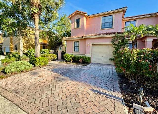 Property at 7614 Bristol Cir, Naples, FL 34120, 3 beds, 2.5 baths