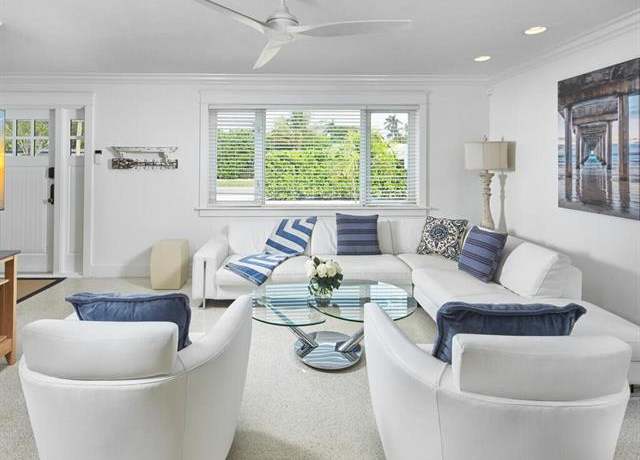 Property at 1230 22nd Ave N, Naples, FL 34103, 3 beds, 2.5 baths
