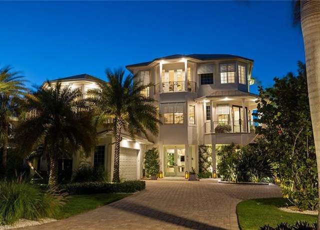 Property at 41 Southport Cv, Bonita Springs, FL 34134, 5 beds, 4.5 baths