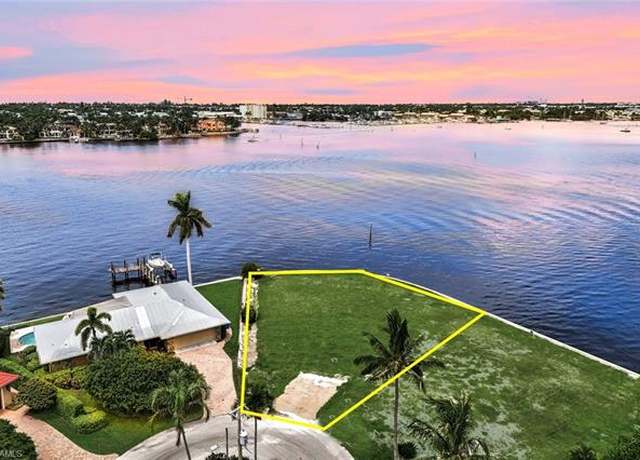 Property at 1303 Marlin Dr, Naples, FL 34102